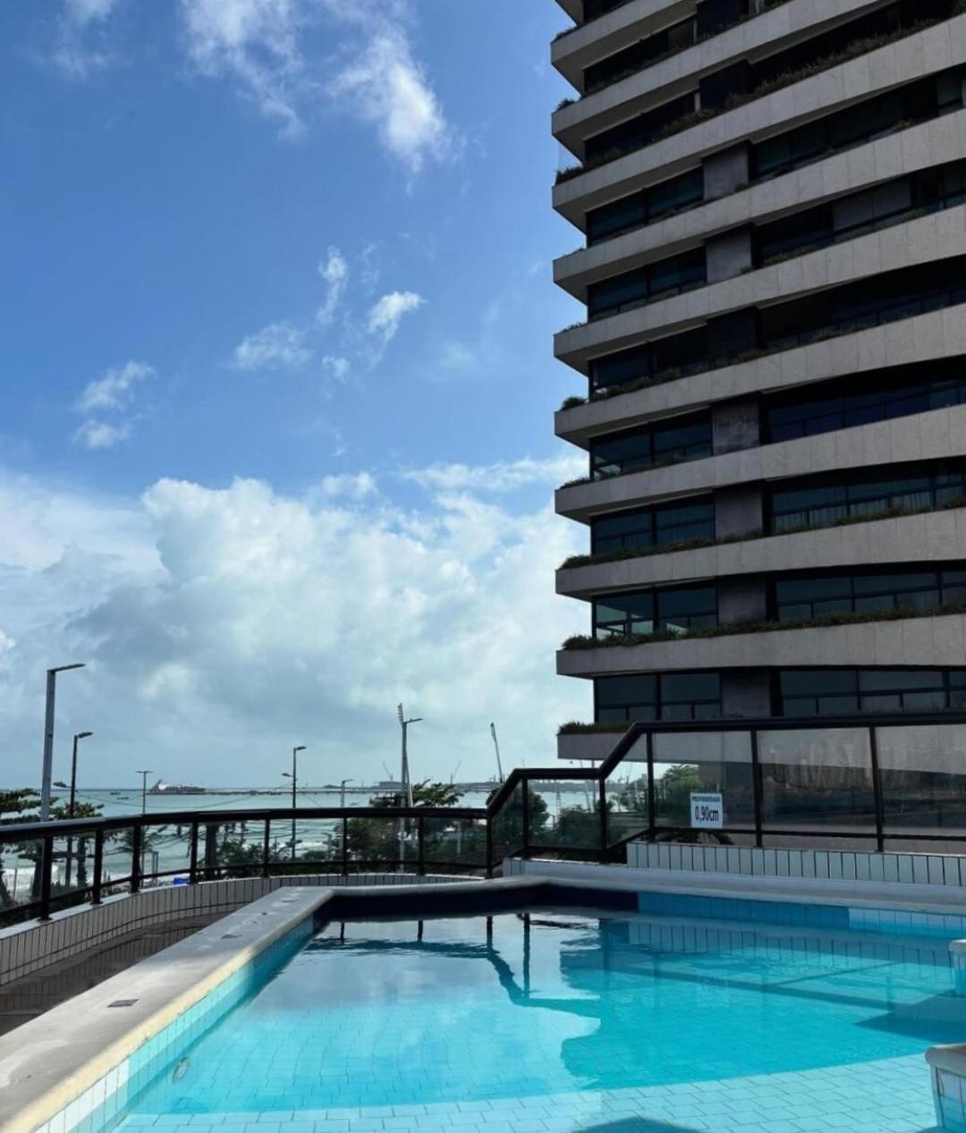 Apto A Beira Mar Fortaleza-ce *